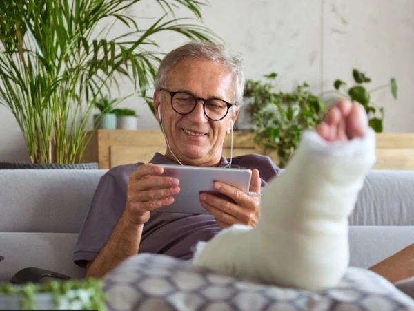 Upper limb orthopaedic specialist consultation