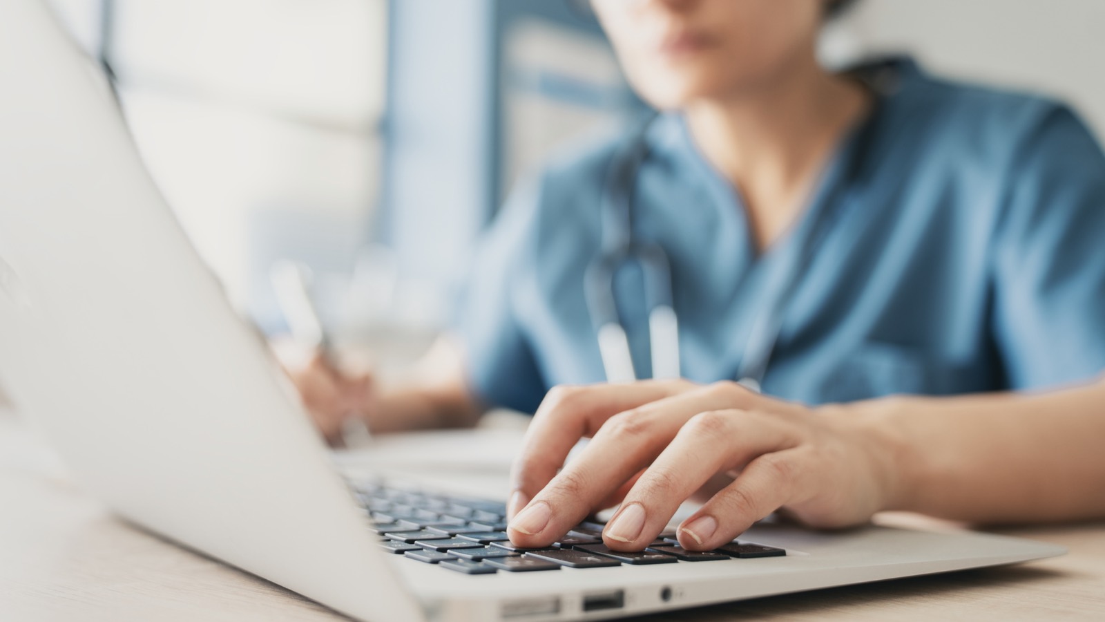 see an orthopaedic specialist online