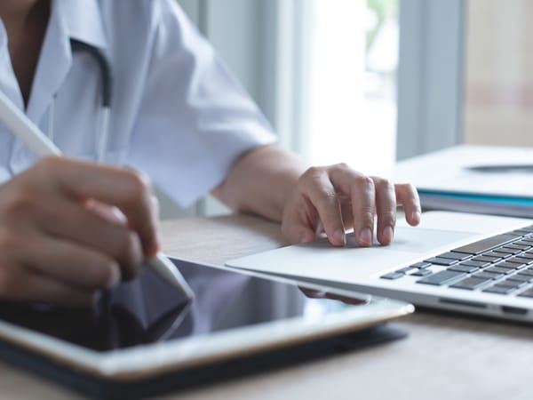 Online orthopaedic clinic video consultation