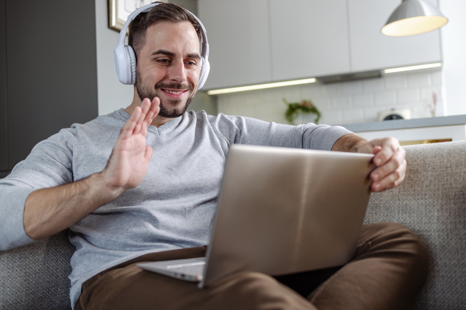 Video appointment with an orthopaedic specialist from home